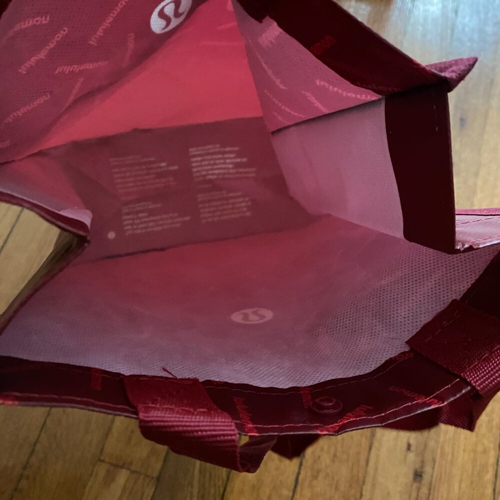 Lululemon Small Size Red Multiprint Recycled Bags Multipurpose Fall 1092708 - Picture 3 of 9